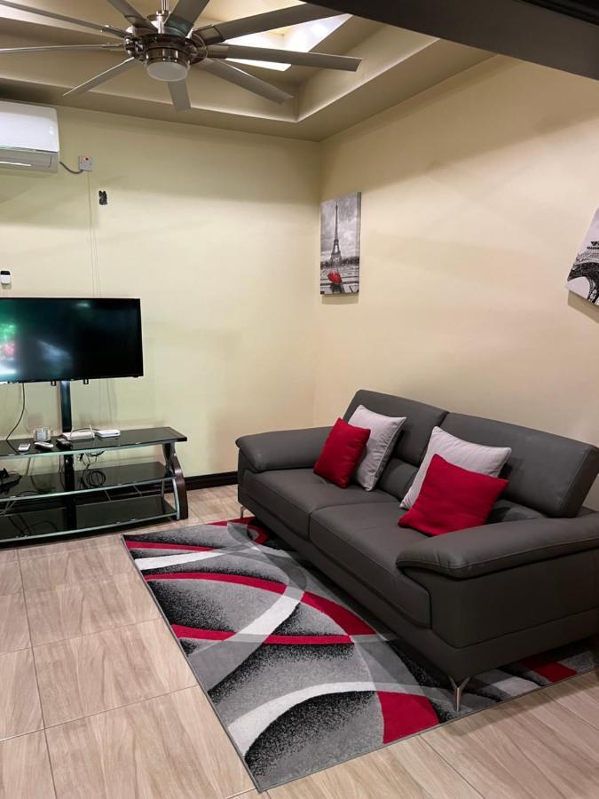 Kingston Oasis One Bedroom Exterior photo